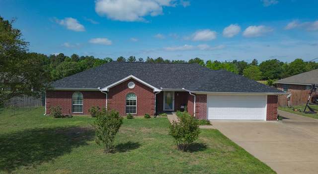 Photo of 425 Chancellor Dr, Palestine, TX 75801