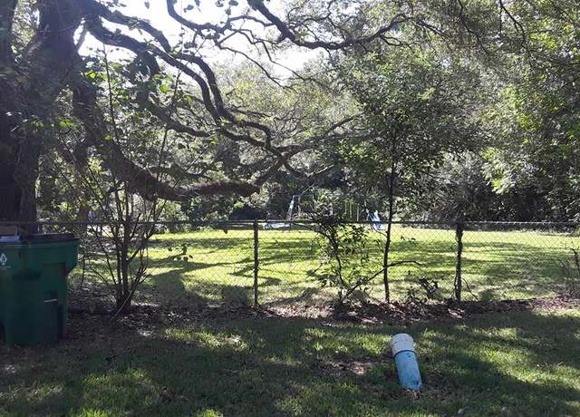 Property at 416 East Peach St, Angleton, TX 77515
