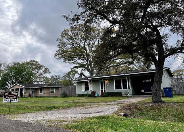 Property at 805 Higgins St, Angleton, TX 77515, 2 beds, 1 bath