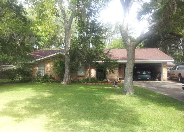 Property at 907 Ave. B, Sweeny, TX 77480, 3 beds, 2 baths