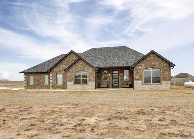 Property at 202 Pratts Way, Lawton, OK 73507, 4 beds, 3 baths