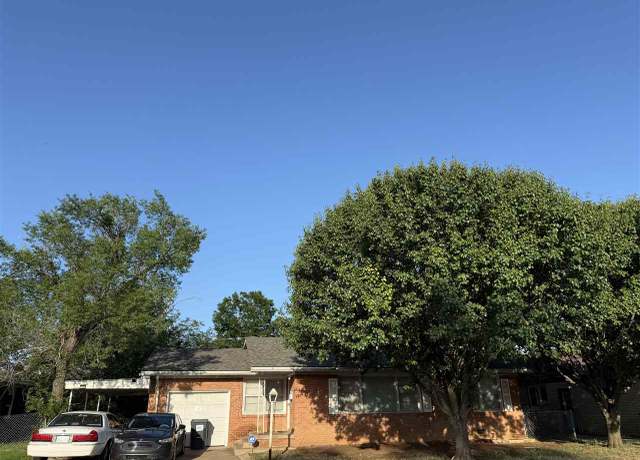 Property at 1633 NW 26th St, Lawton, OK 73505, 3 beds, 1 bath