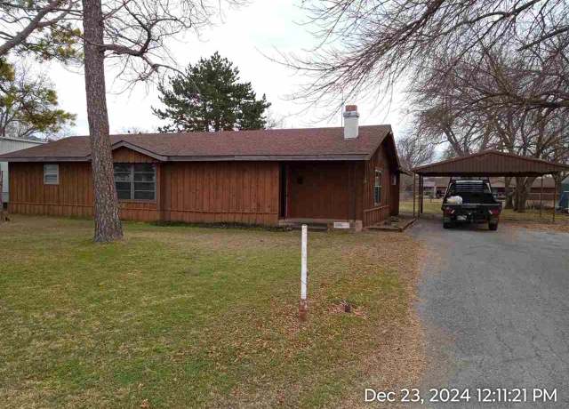 Property at 506 E Nevada St, Walters, OK 73572, 2 beds, 2 baths