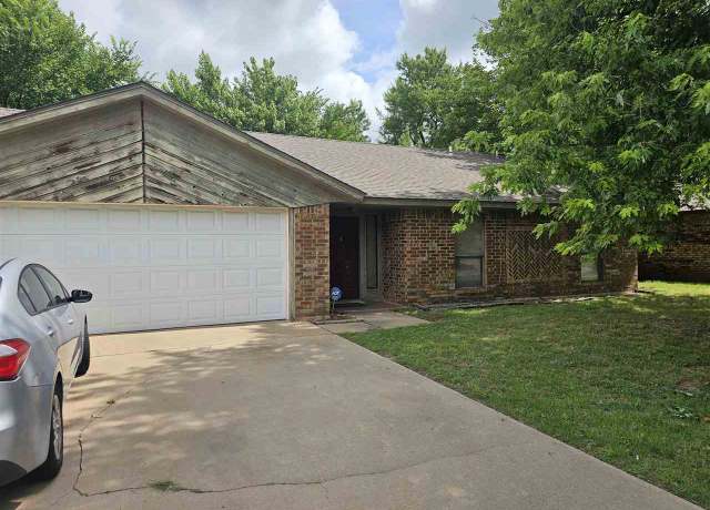 Property at 3006 NE Lancaster Ln, Lawton, OK 73507, 3 beds, 2 baths