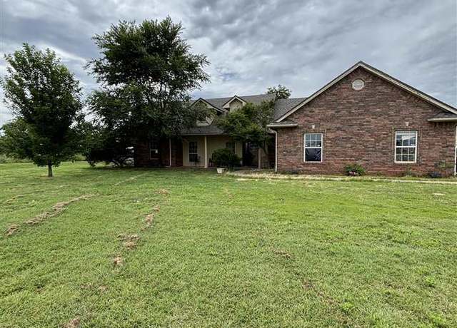 Property at 283129 E 1660 Rd, Marlow, OK 73055, 4 beds, 2 baths