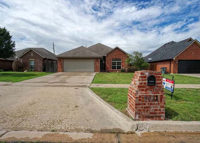 Property at 5421 NW King Richard Ave, Lawton, OK 73505, 3 beds, 2 baths