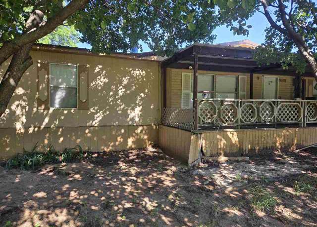 Property at 101 SE 210th, Lawton, OK 73501, 3 beds, 2 baths