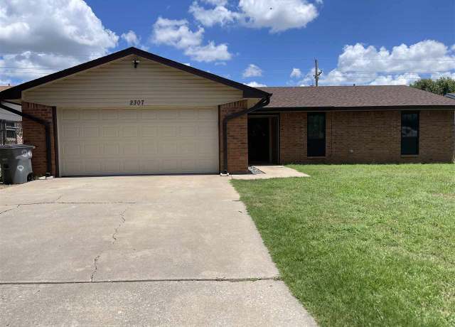 Property at 2307 NW 75th St, Lawton, OK 73505, 3 beds, 2 baths