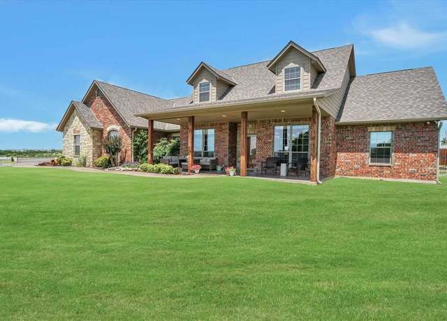 Property at 1404 SE Skyline Dr, Lawton, OK 73501, 4 beds, 3 baths