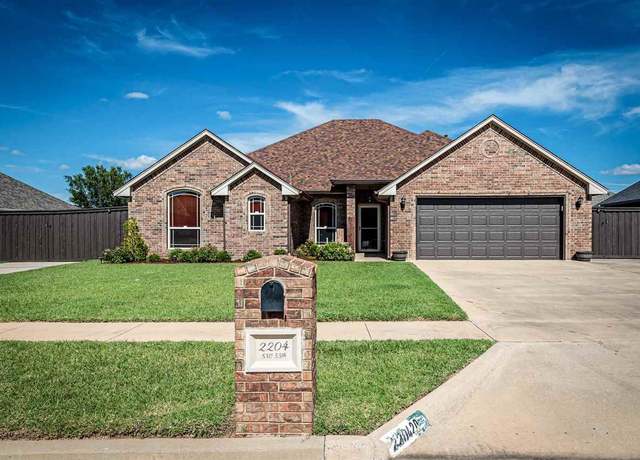 Property at 2204 SW 55th St, Lawton, OK 73505, 4 beds, 3 baths
