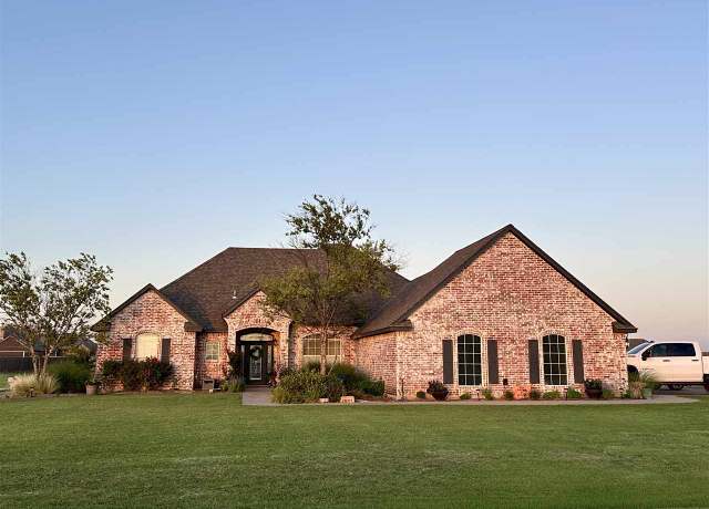Property at 106 SW Elk Creek Loop, Cache, OK 73527, 4 beds, 3 baths