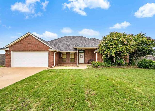 Property at 276 Lake Crest Dr, Lawton, OK 73507, 3 beds, 2 baths