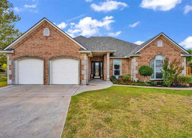 Property at 302 NW 76th St, Lawton, OK 73505, 4 beds, 2.5 baths