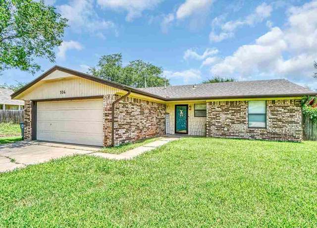 Property at 104 SE Trenton Rd, Lawton, OK 73501, 3 beds, 2 baths