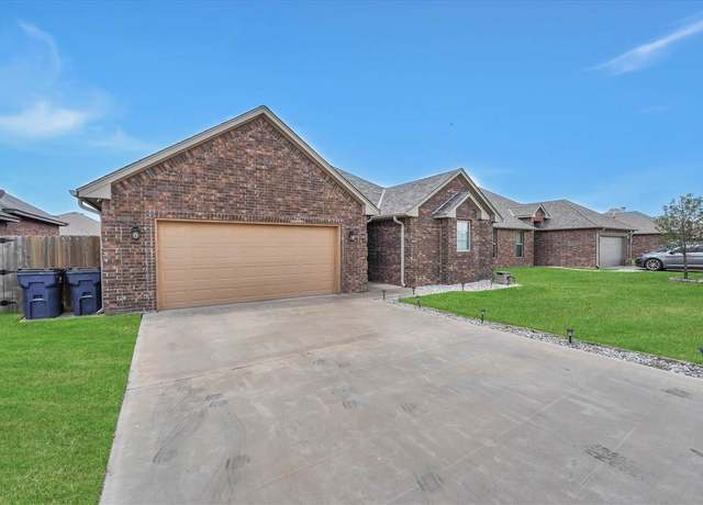 Property at 220 NW Granite Ave, Cache, OK 73527, 3 beds, 2 baths