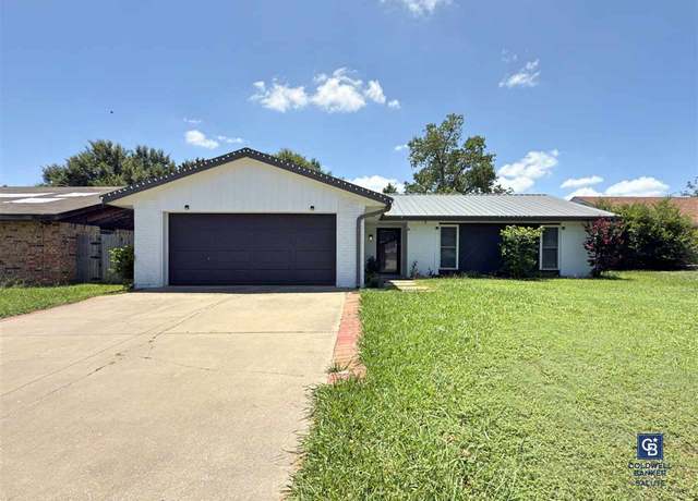 Property at 7608 NW Kingsbury Ave, Lawton, OK 73505, 3 beds, 2 baths