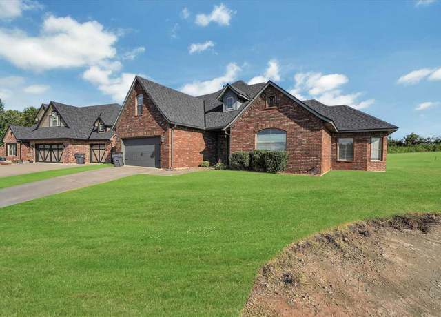 Property at 3312 NE Brentwood Cir, Lawton, OK 73507, 4 beds, 2.5 baths