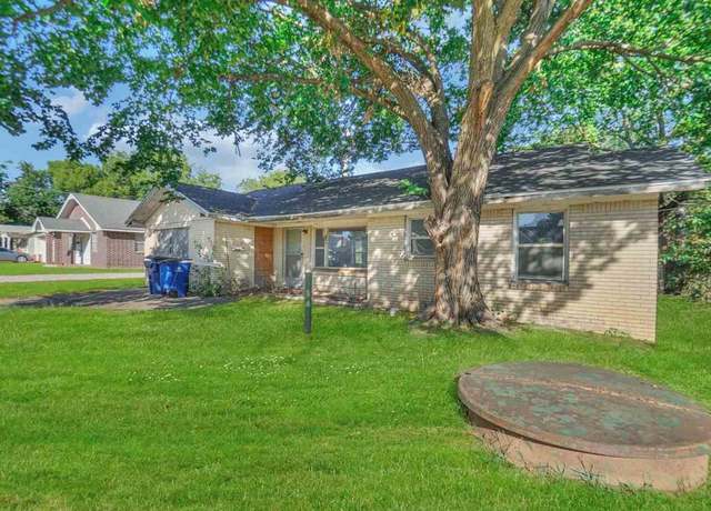 Property at 704 N 11th St, Duncan, OK 73533, 2 beds, 1 bath