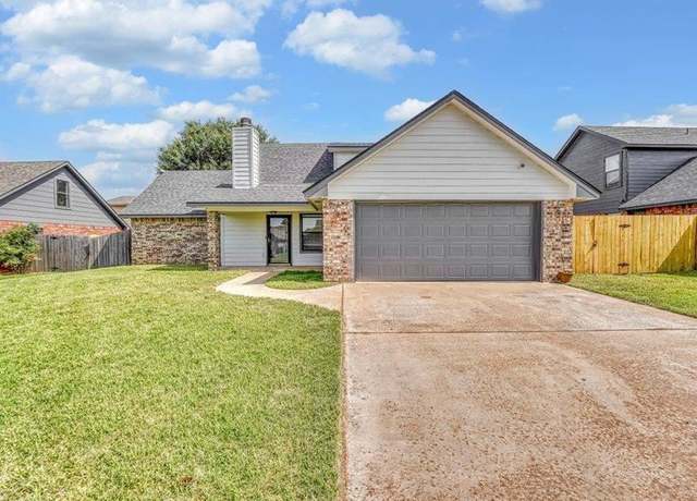 Property at 3512 NE 35th St, Lawton, OK 73507, 4 beds, 2.5 baths