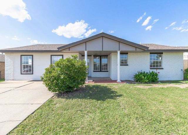 Property at 6115 SW Park Pl, Lawton, OK 73505, 3 beds, 2 baths