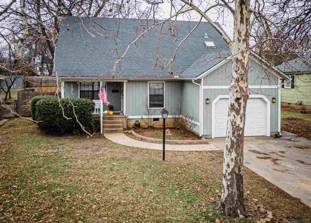 Property at 1206 NW Parkview Blvd, Lawton, OK 73505, 3 beds, 2 baths