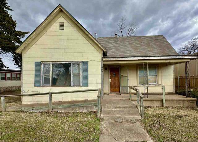 Property at 805 SW A Ave, Lawton, OK 73501, 2 beds, 1 bath