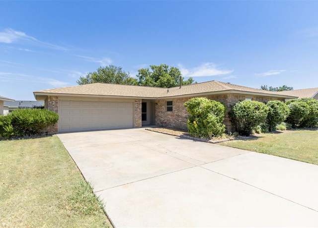 Property at 1805 NW Crosby Park Blvd, Lawton, OK 73505, 3 beds, 2 baths