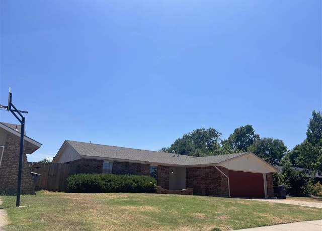 Property at 6814 NW Willow Crk, Lawton, OK 73505, 3 beds, 2 baths