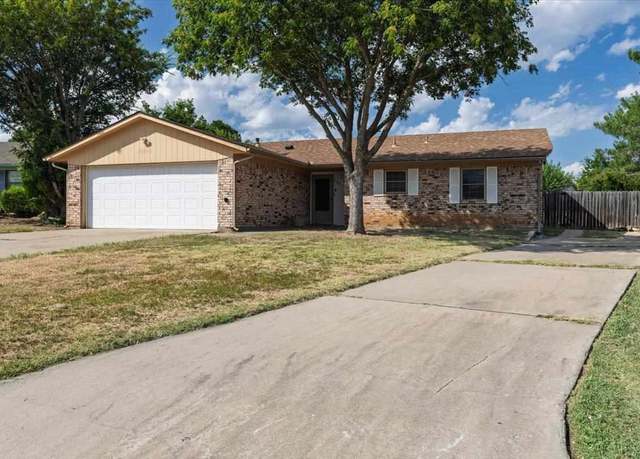 Property at 7903 NW Terrace Hills Blvd, Lawton, OK 73505, 3 beds, 2 baths