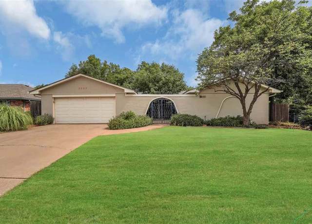 Property at 6905 NW Eisenhower Dr, Lawton, OK 73505, 3 beds, 2 baths