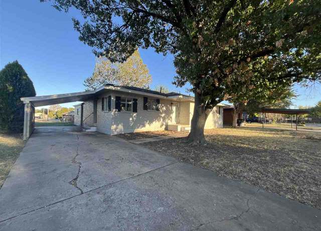 Property at 2439 NW 42nd St, Lawton, OK 73505, 3 beds, 1.5 baths
