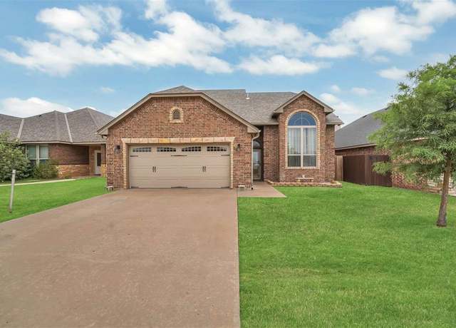 Property at 2412 SW 54th St, Lawton, OK 73505, 4 beds, 2.5 baths