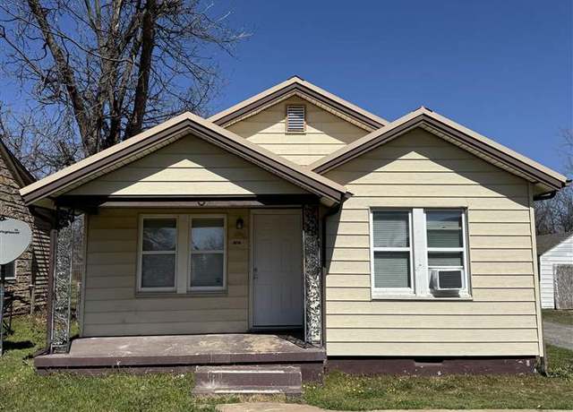 Property at 1607 SW B Ave, Lawton, OK 73505, 2 beds, 2 baths