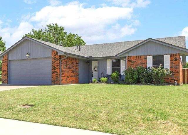 Property at 2611 NW Locksley Ln, Lawton, OK 73505, 3 beds, 2 baths