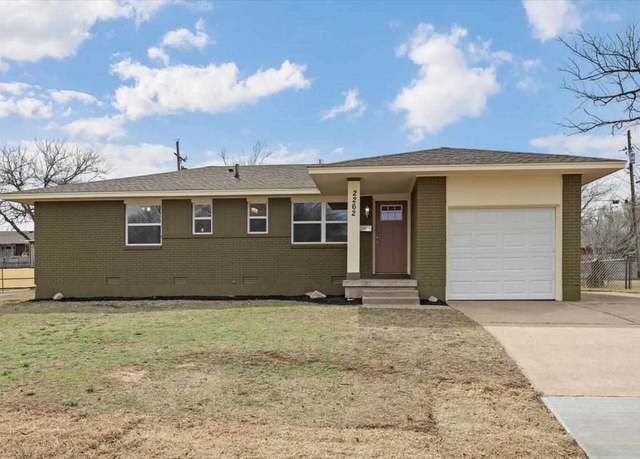 Property at 2262 NW 40th St, Lawton, OK 73505, 3 beds, 2 baths