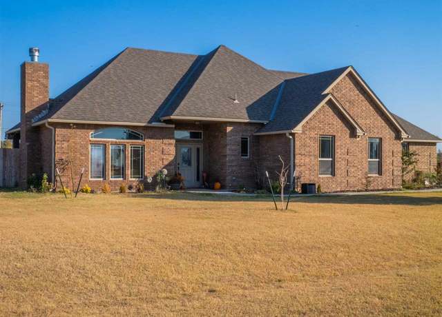 Property at 1102 Mt Pinchot Ave, Lawton, OK 73507, 3 beds, 2 baths