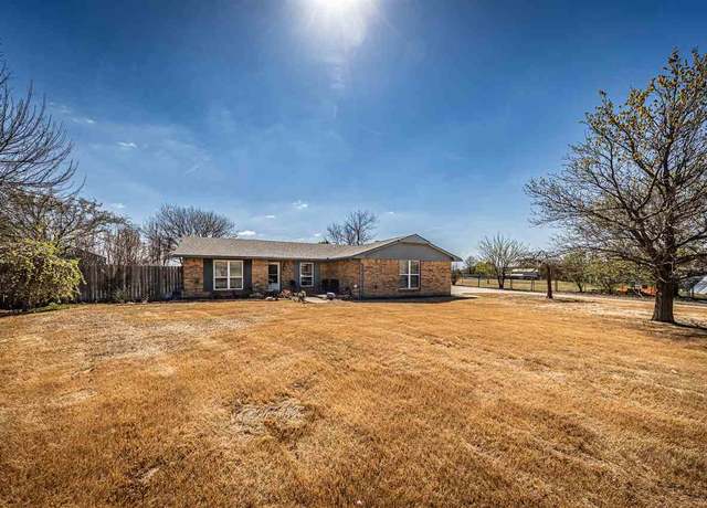 Property at 82 E Meadowlark, Lawton, OK 73507, 3 beds, 2 baths