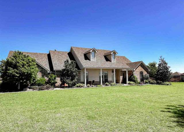Property at 232 Lake Crest Dr, Lawton, OK 73507, 3 beds, 2 baths