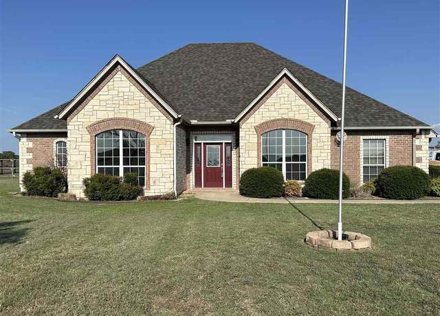 Property at 1264 SW Paint Rd, Cache, OK 73527, 3 beds, 2.5 baths