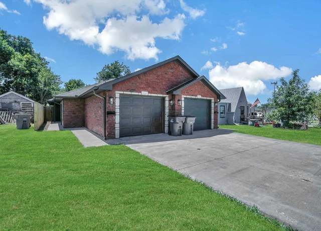 Property at 1214 NW Columbia Ave, Lawton, OK 73507, 4 beds, 1 bath