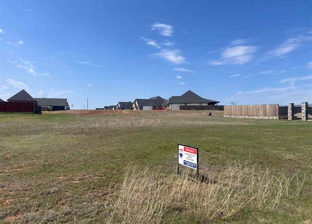 Property at 621 SW Eden Pl, Lawton, OK 73505
