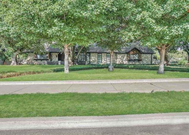 Property at 304 NW 35th St, Lawton, OK 73505, 4 beds, 3 baths