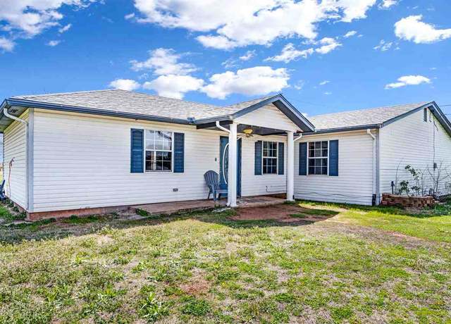 Property at 1106 E Floyd, Apache, OK 73006, 3 beds, 3 baths