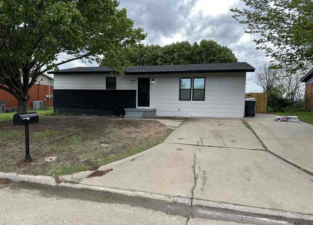 Property at 929 SW 37th, Lawton, OK 73505, 3 beds, 2 baths