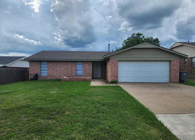 Property at 2320 NW 78th St, Lawton, OK 73505, 3 beds, 2 baths