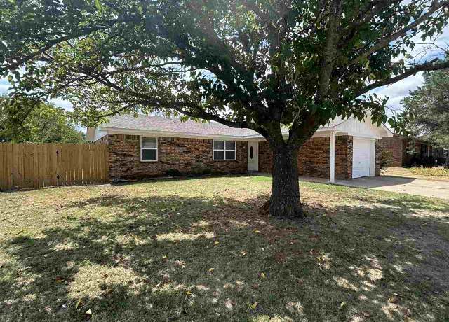 Property at 304 Crestview Dr, Elgin, OK 73538, 3 beds, 2 baths
