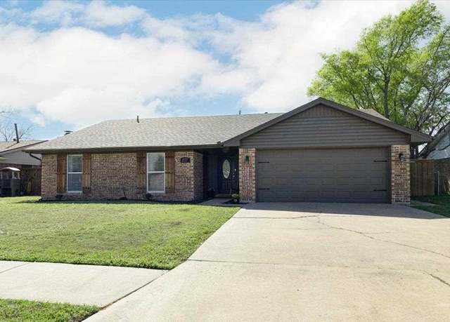 Property at 107 SW 74th St, Lawton, OK 73505, 3 beds, 2 baths