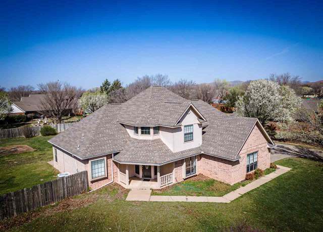 Property at 9 NW Briarcreek Dr, Lawton, OK 73505, 4 beds, 2.5 baths