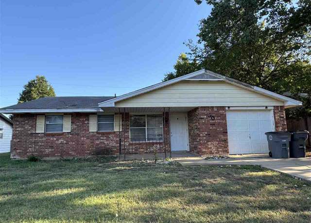 Property at 305 NE Angus St, Lawton, OK 73507, 3 beds, 1.5 baths
