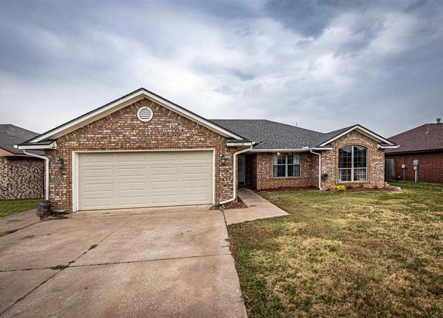 Property at 1508 SE Pinewood Dr, Lawton, OK 73501, 3 beds, 2 baths